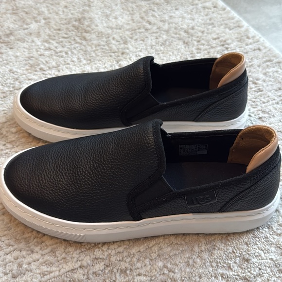 UGG Shoes - New Without Tags UGG Black Leather Alameda Slip-On Sneakers (Women’s) - Size 8.5